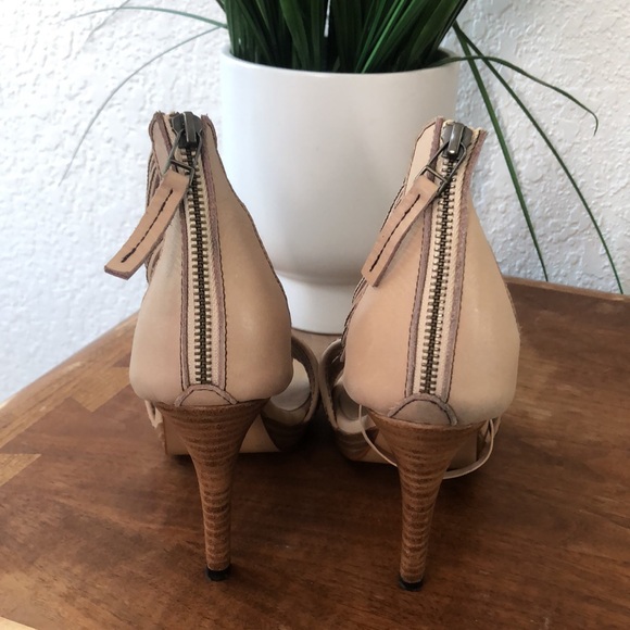 Vintage century cream hand made heels - Picture 2 of 7